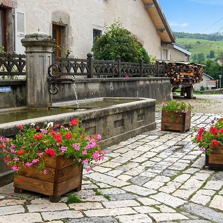 Vakantiehuis Maison Confortable Avec Vue Sur La Montagne A Charix